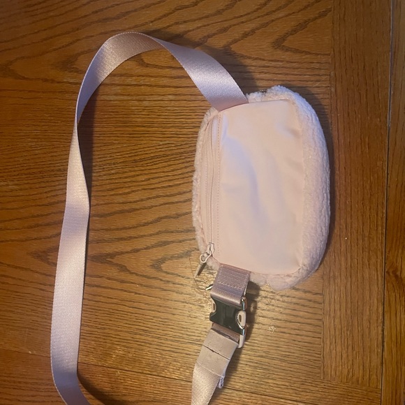 Lululemon Fuzzy Beltbag - Picture 2 of 3